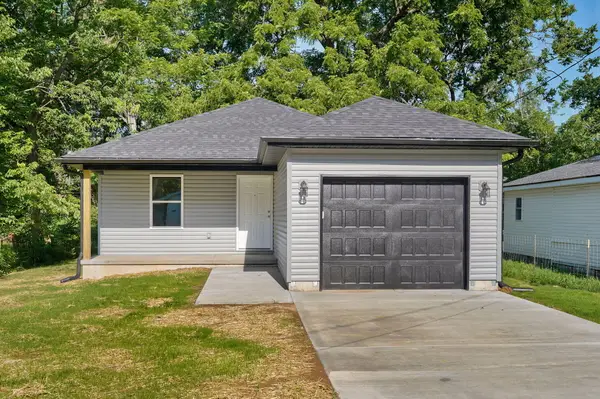 1815 N Tyler Avenue, Springfield, MO 65802