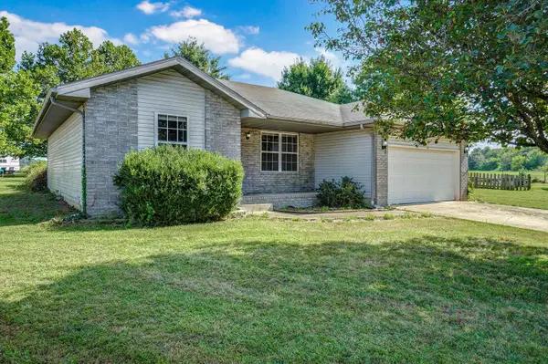 5474 Bradley Avenue, Pleasant Hope, MO 65725
