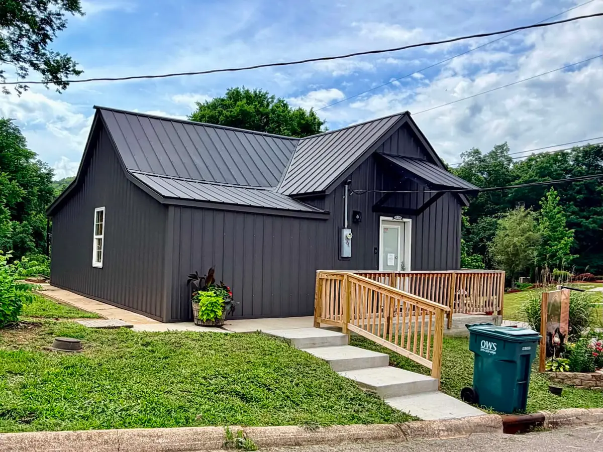 18209 3rd Street, Eminence, MO 65466 - #1