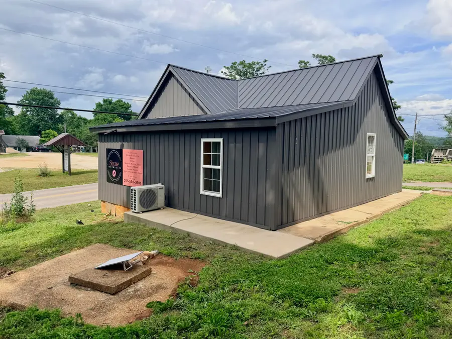18209 3rd Street, Eminence, MO 65466 - #3