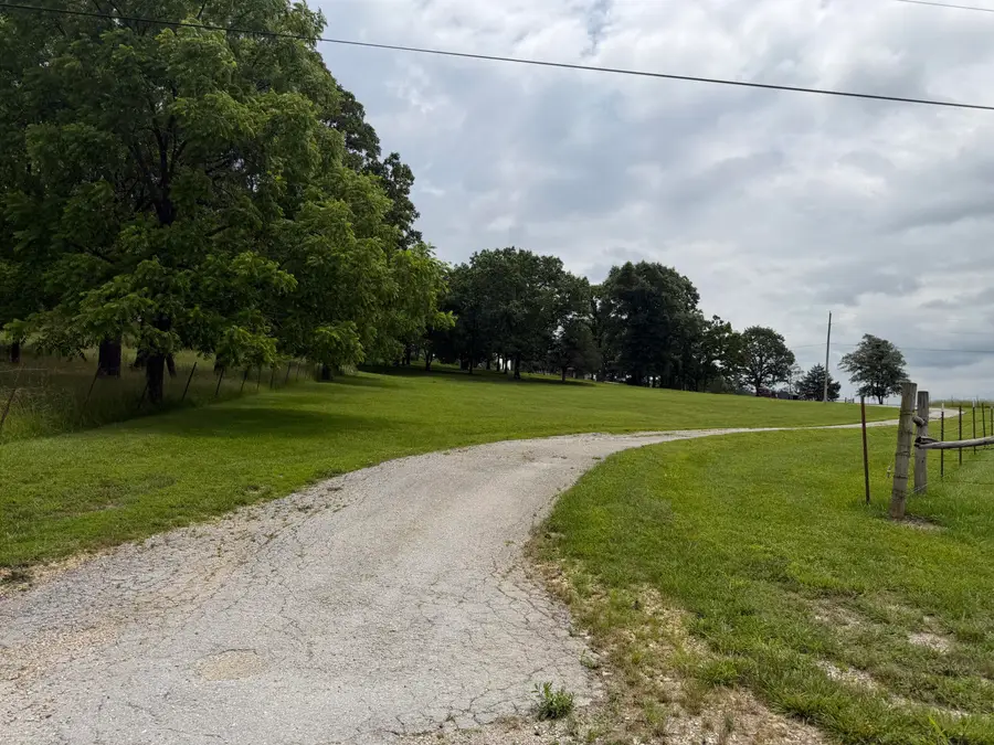 1898 King Road, Mountain Grove, MO 65711 - #2