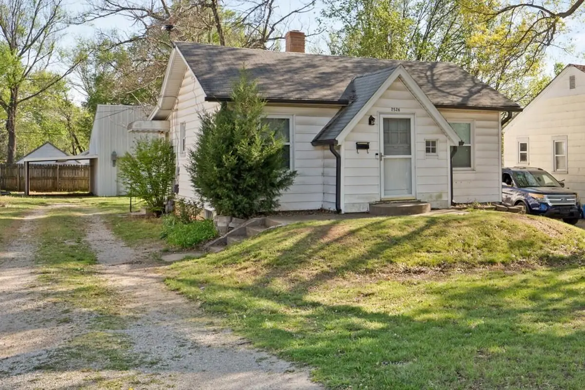 2526 W Walnut Street, Springfield, MO 65806 - #1