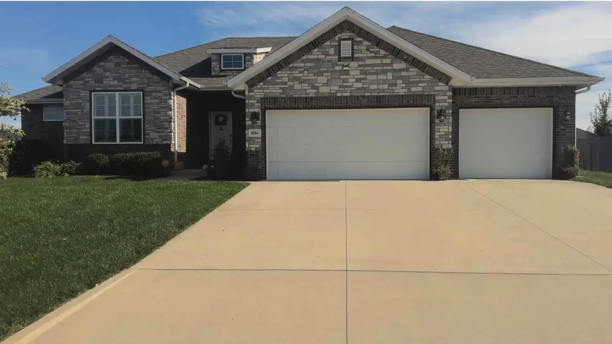 6066 S Crescent Road, Battlefield, MO 65619 - #1