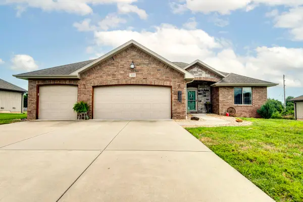 4418 Somerset Drive, Battlefield, MO 65619