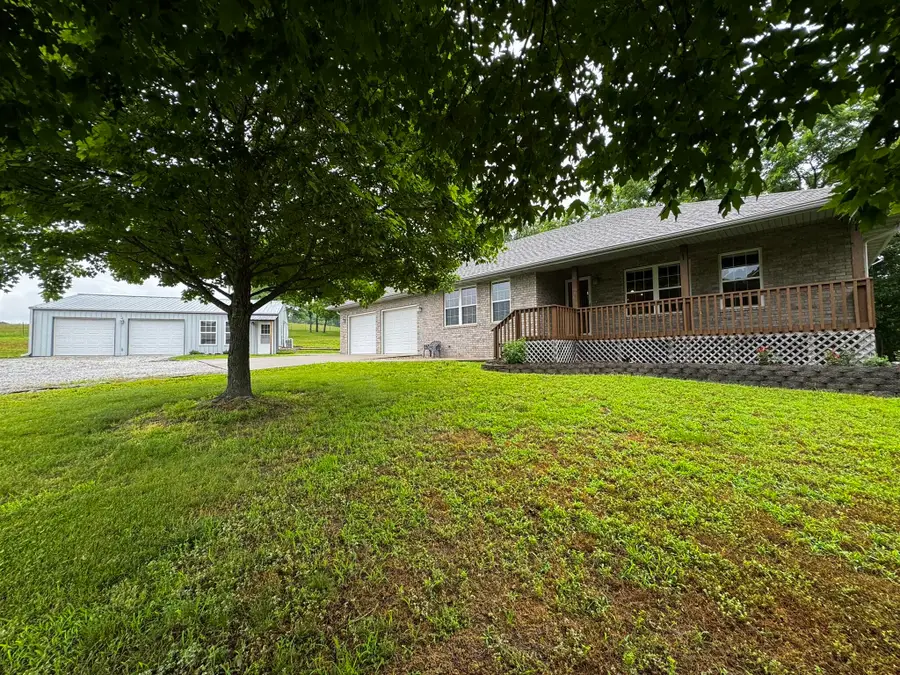 3702 Round House Road, Aurora, MO 65605 - #3