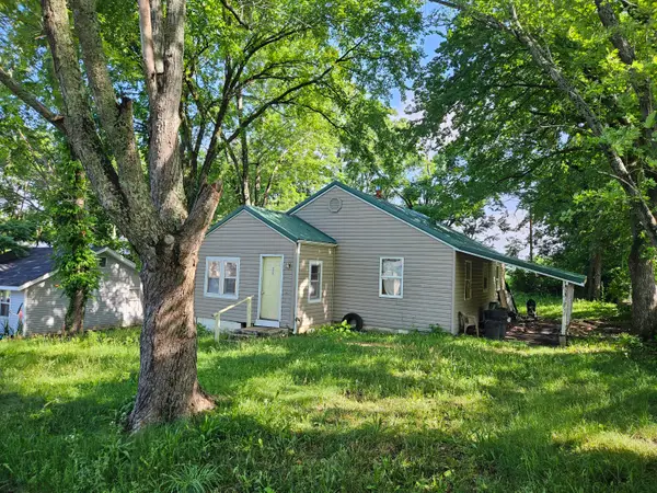 400 E Garfield Avenue, Ava, MO 65608