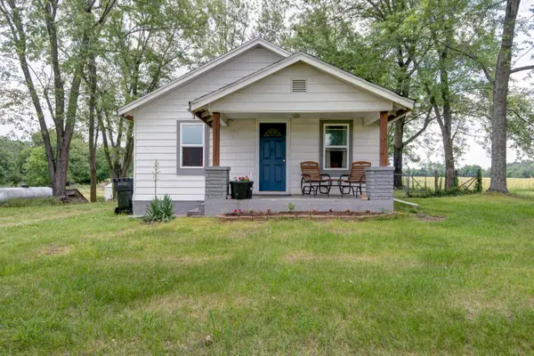 8670 N Farm Road 173, Springfield, MO 65803