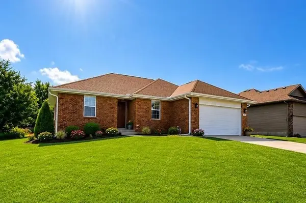 1160 Estate Avenue, Marshfield, MO 65706