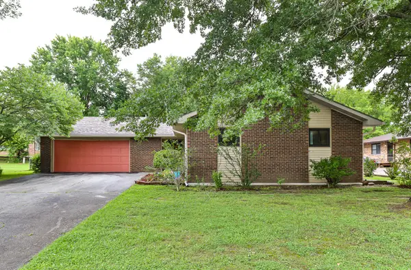116 W Auburn Street, Bolivar, MO 65613