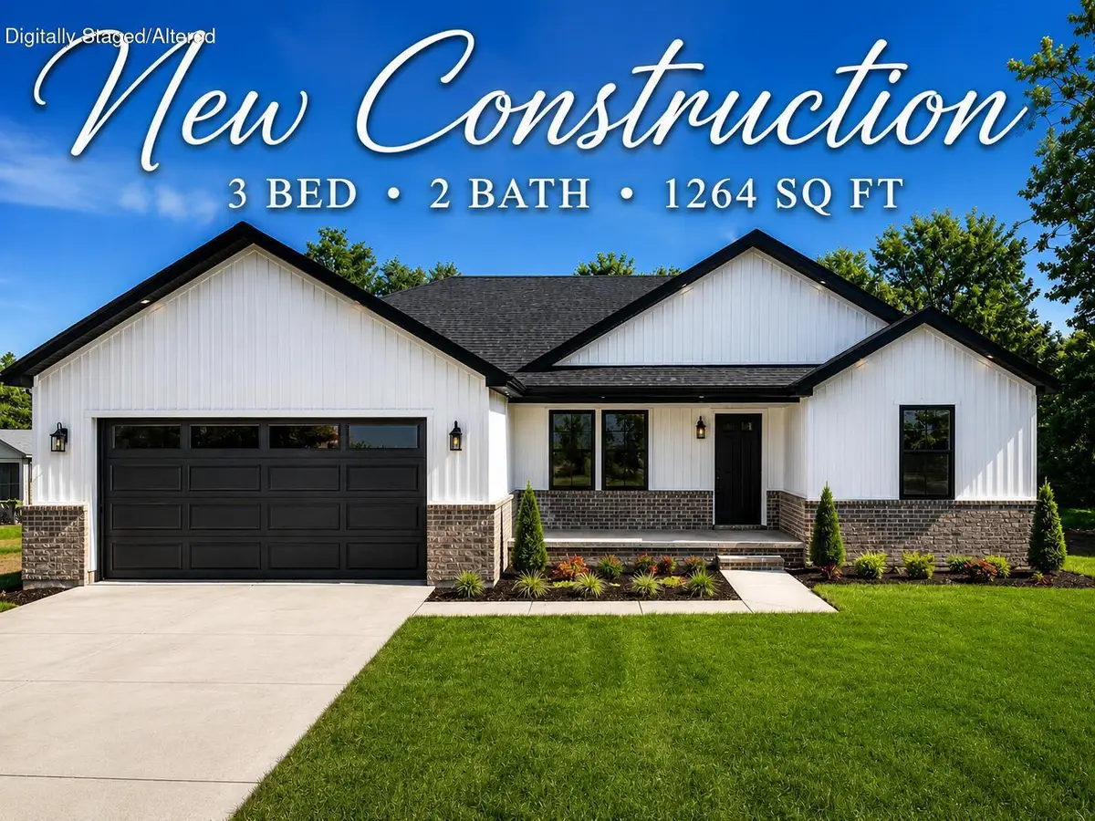 137 W Hawthorne Street, Aurora, MO 65605 - #1