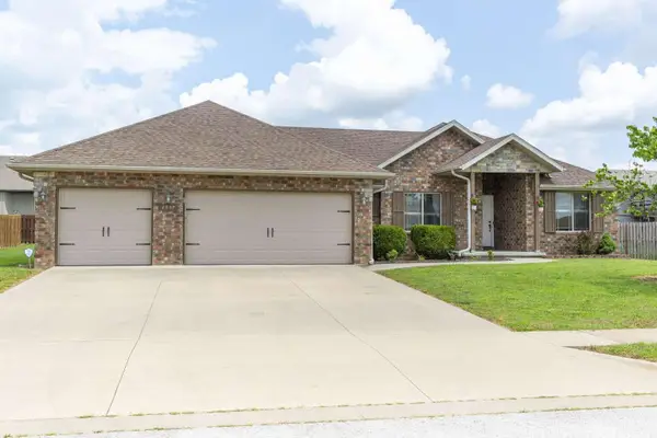 4537 Somerset Drive, Battlefield, MO 65619