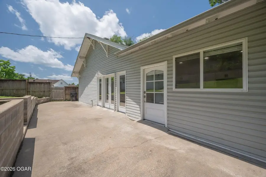 202 N Walnut Street, Anderson, MO 64831 - #3