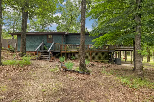 1933 Maple Street, Hollister, MO 65672