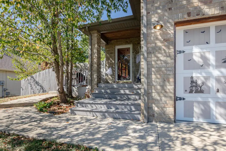 577 S Canterbury Lane, Nixa, MO 65714 - #2