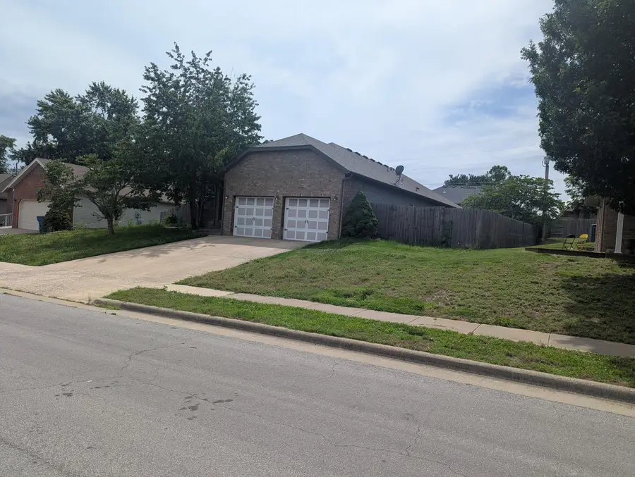 577 S Canterbury Lane, Nixa, MO 65714 - #3