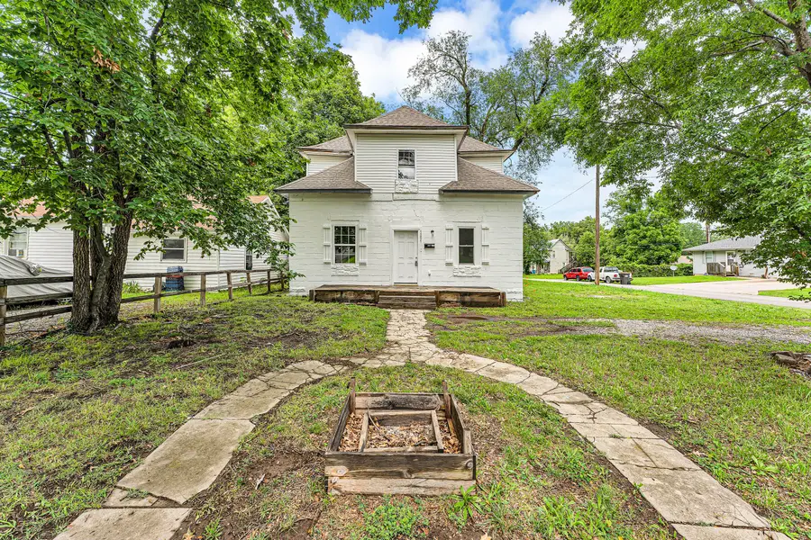1201 W Chase Street, Springfield, MO 65803 - #2