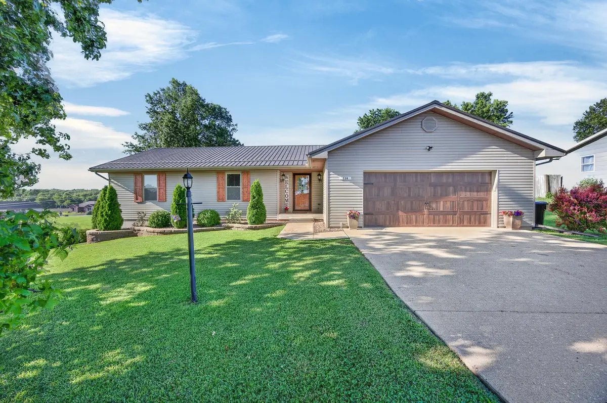 220 Bonnie Drive, Lebanon, MO 65536 - #1