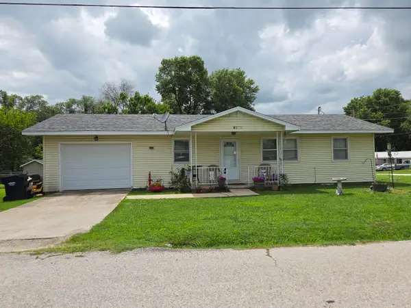 1127 N Oak Street, Buffalo, MO 65622
