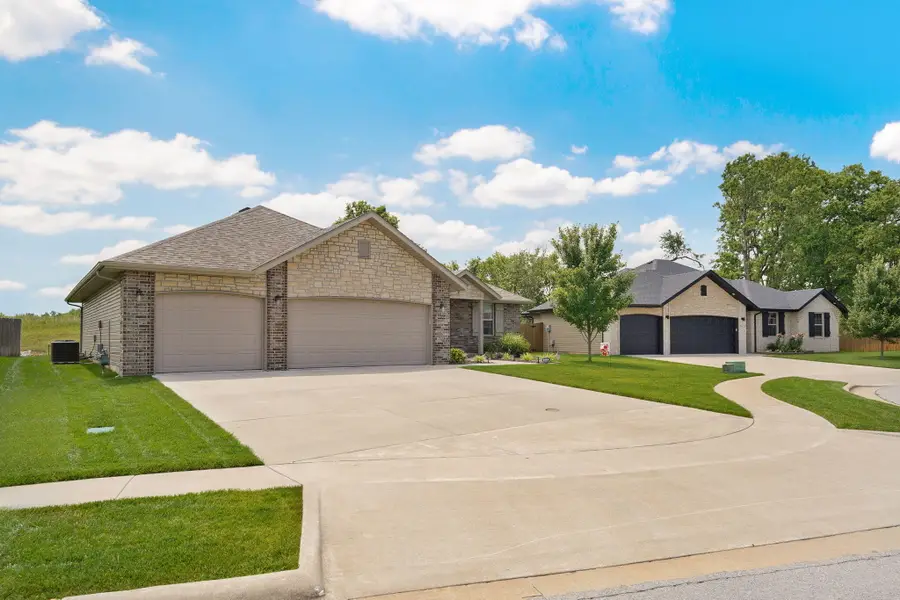 5664 W Mangrove Street, Springfield, MO 65802 - #3