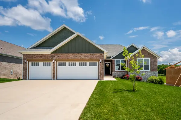 5984 S Applewood Avenue, Springfield, MO 65810