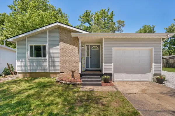 2931 W Grand Street, Springfield, MO 65802