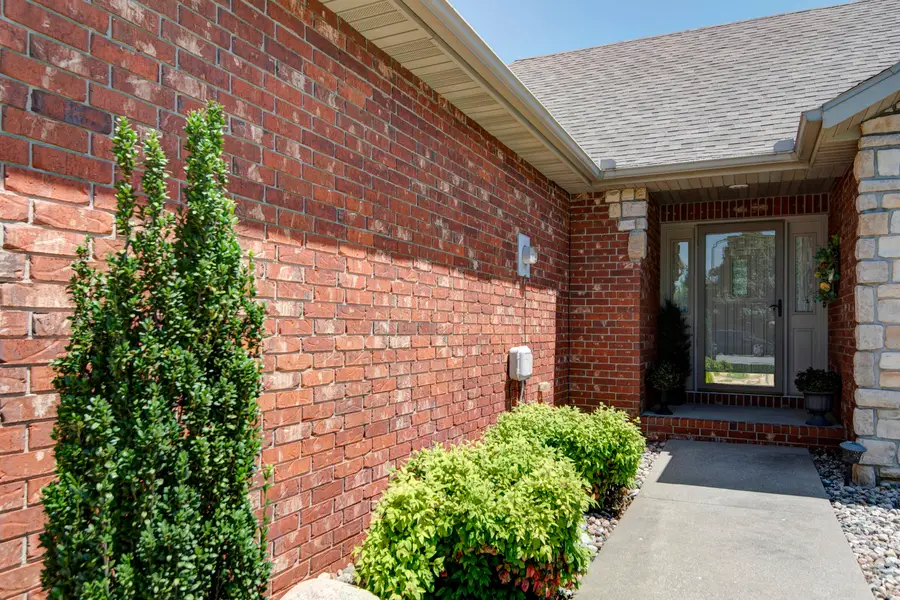 5306 N 12th Avenue, Ozark, MO 65721 - #2