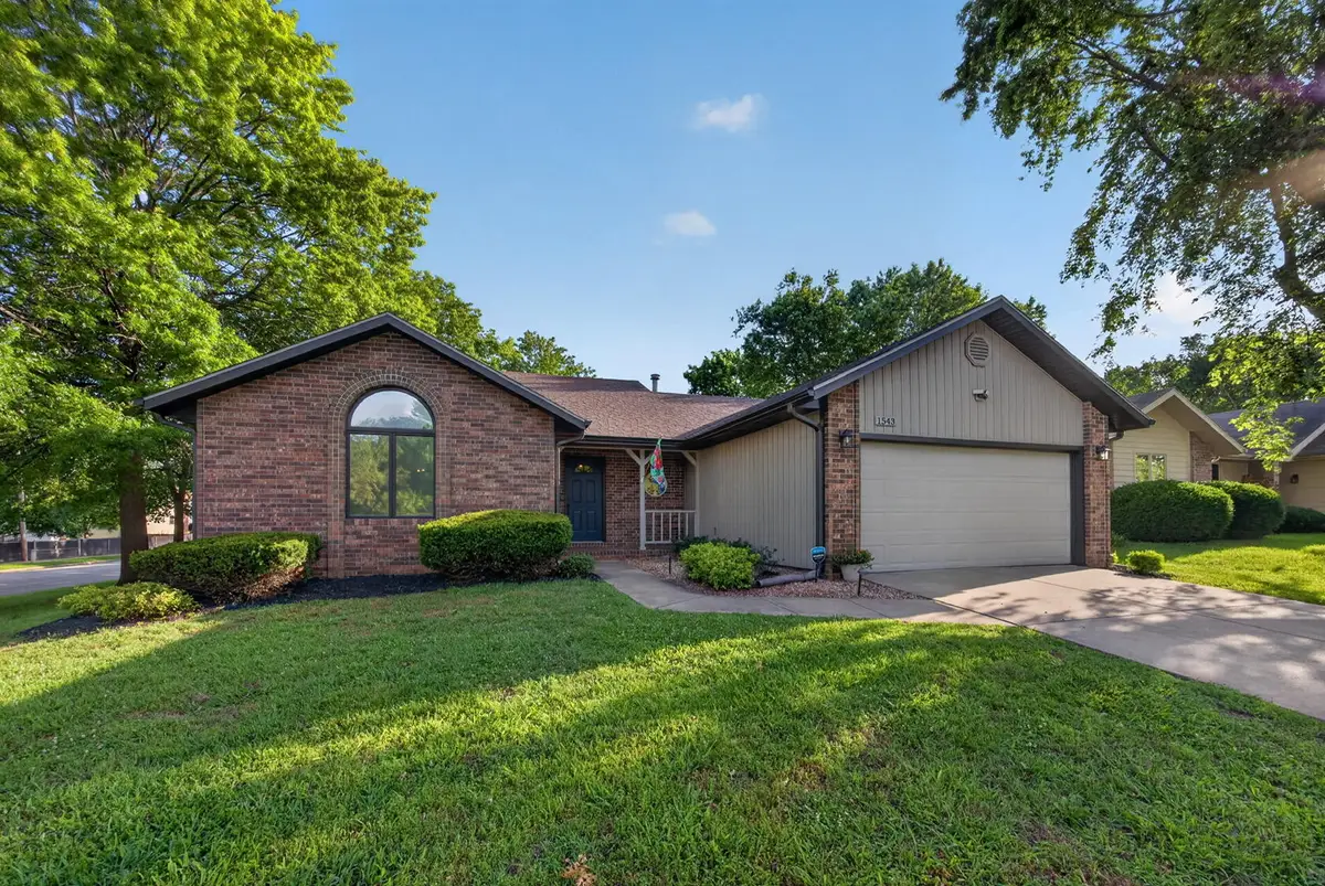 1543 W Whiteside Street, Springfield, MO 65807 - #1