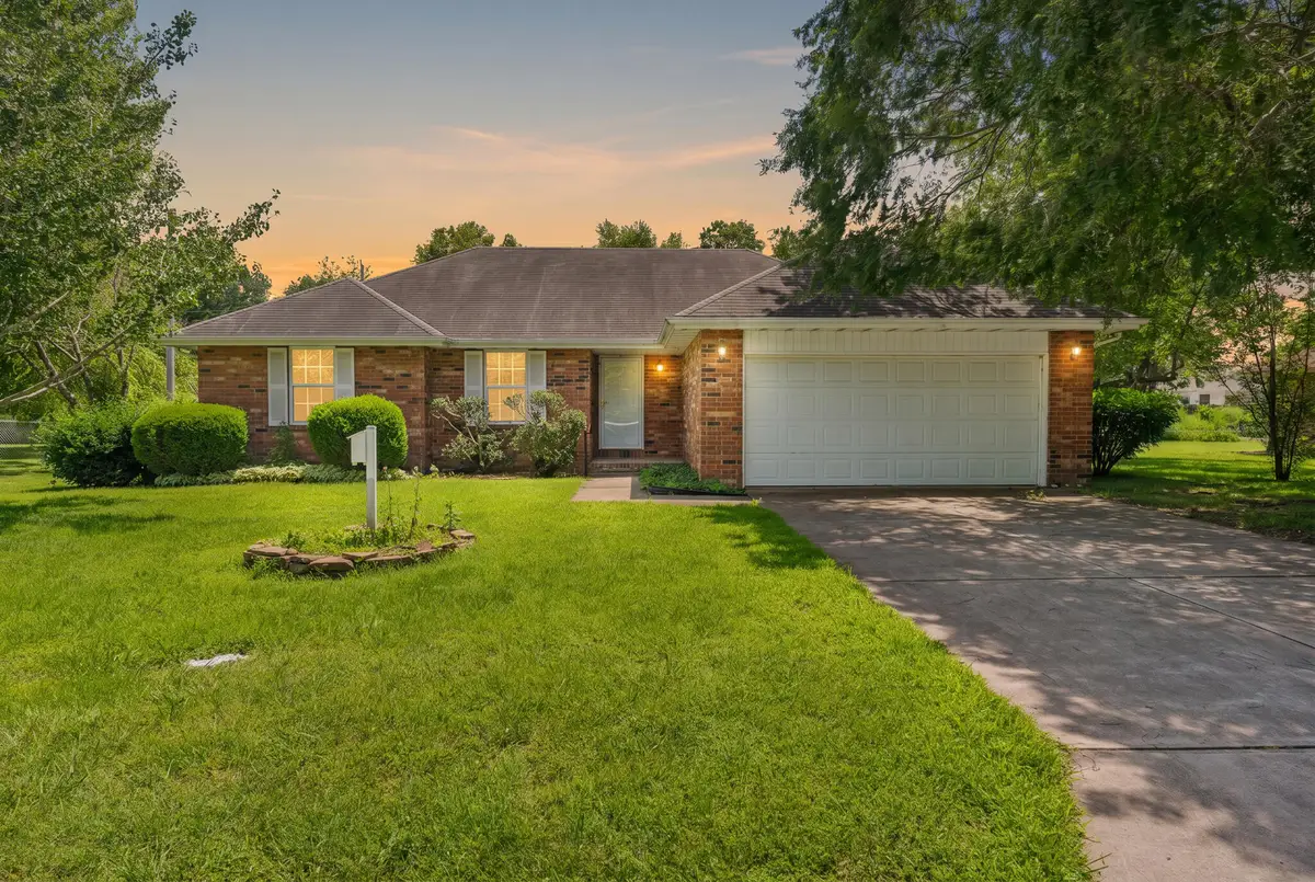 198 E Hadley Street, Republic, MO 65738 - #1
