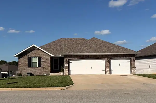 808 S Ridgemont Drive, Nixa, MO 65714