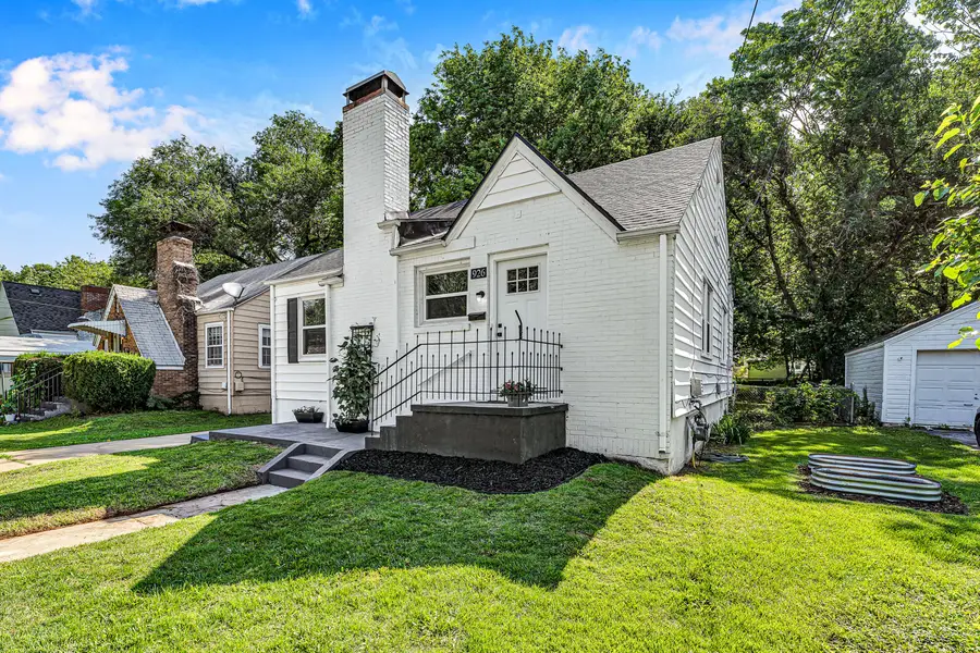 926 S Weaver Avenue, Springfield, MO 65806 - #2