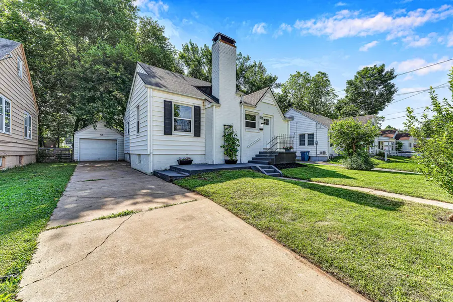 926 S Weaver Avenue, Springfield, MO 65806 - #3