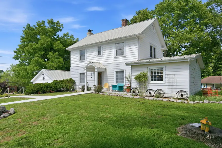 305 S 6th Avenue, Ozark, MO 65721 - #3