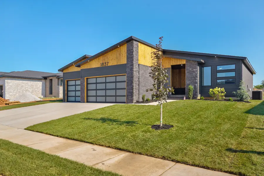 1837 E Skyline Avenue, Ozark, MO 65721 - #3