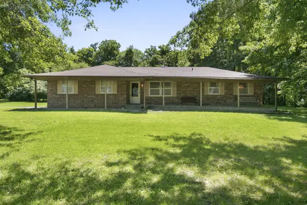 4220 N Farm Road 103, Springfield, MO 65803