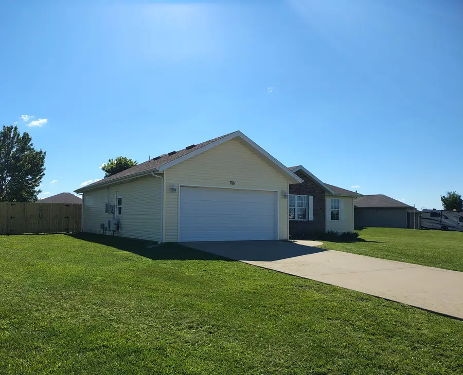 755 Woodlawn Street, Marshfield, MO 65706 - #2