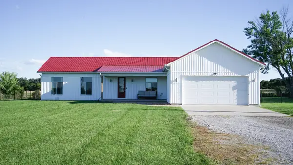 866 State Highway Dd, Marshfield, MO 65706