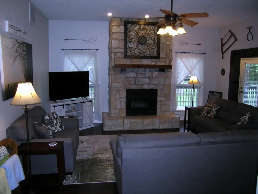 1367 Glossip Avenue, Highlandville, MO 65669 - #3