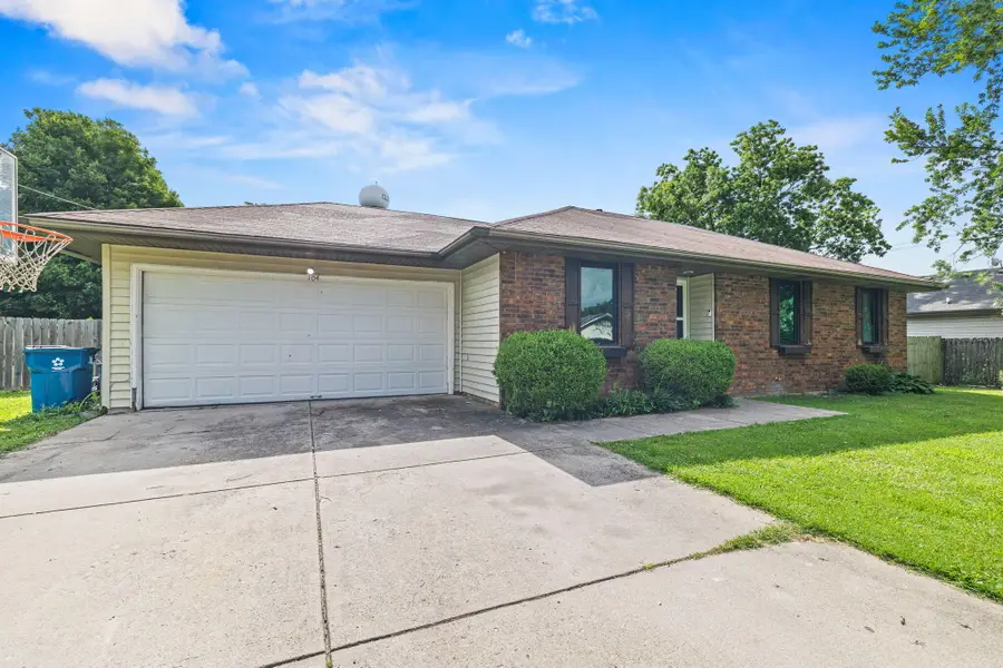 104 Maple Street, Clever, MO 65631 - #2