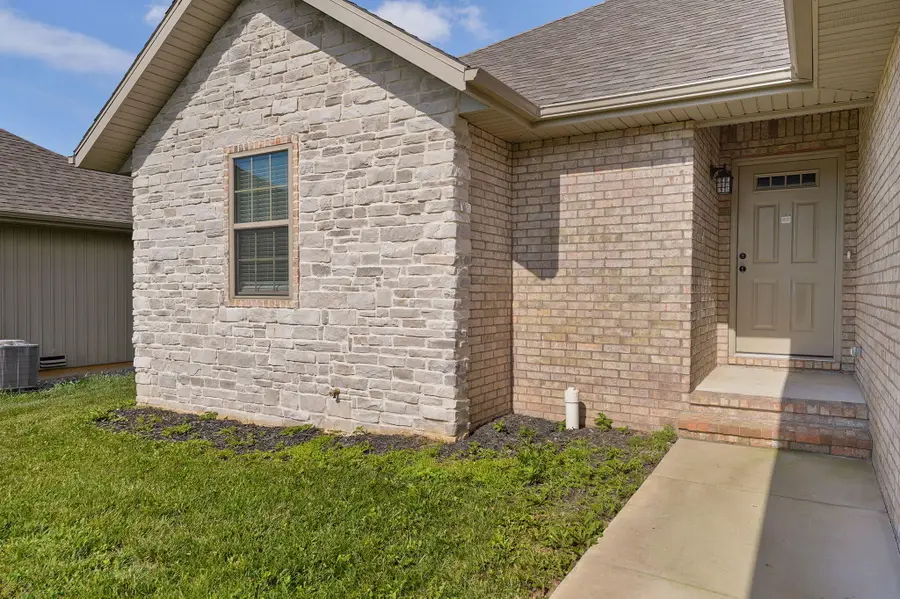 664 N Montego Street, Nixa, MO 65714 - #3