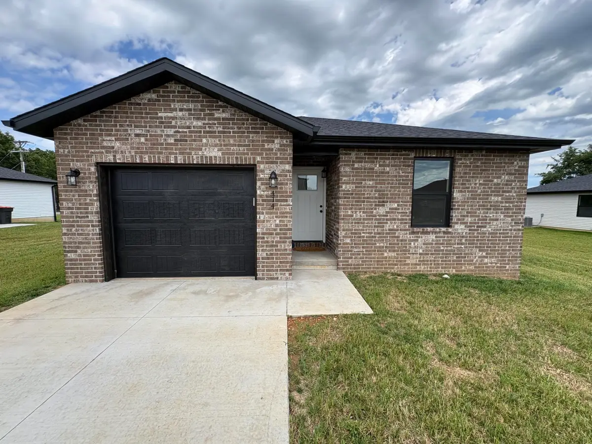 414 N Cherokee Trail, Clever, MO 65631 - #1