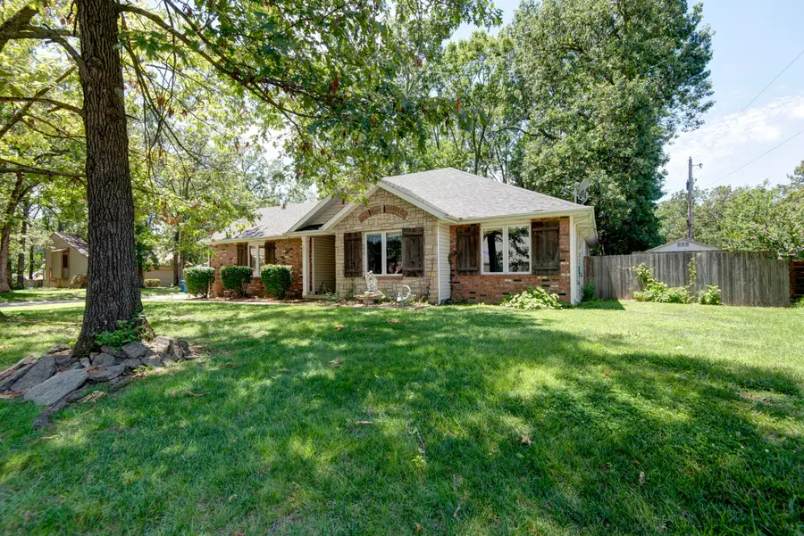 3751 N Pauls Place, Springfield, MO 65803 - #2