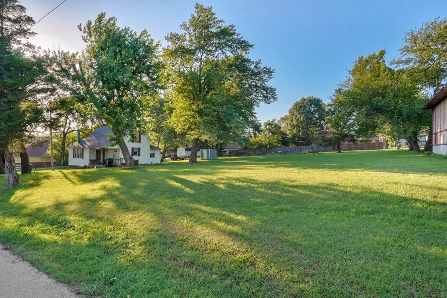1403 E Mcclernon Street, Springfield, MO 65803 - #3