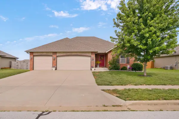 524 Patriot Place Drive, Rogersville, MO 65742