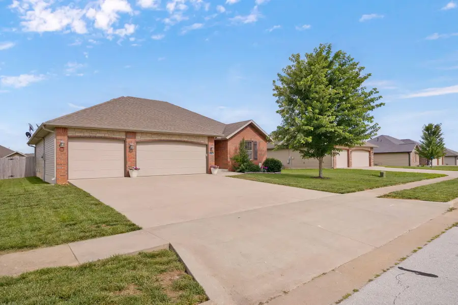 524 Patriot Place Drive, Rogersville, MO 65742 - #2