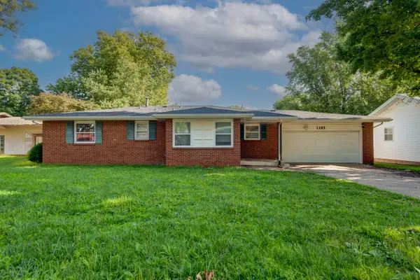 1105 E Edgewood Street, Springfield, MO 65807