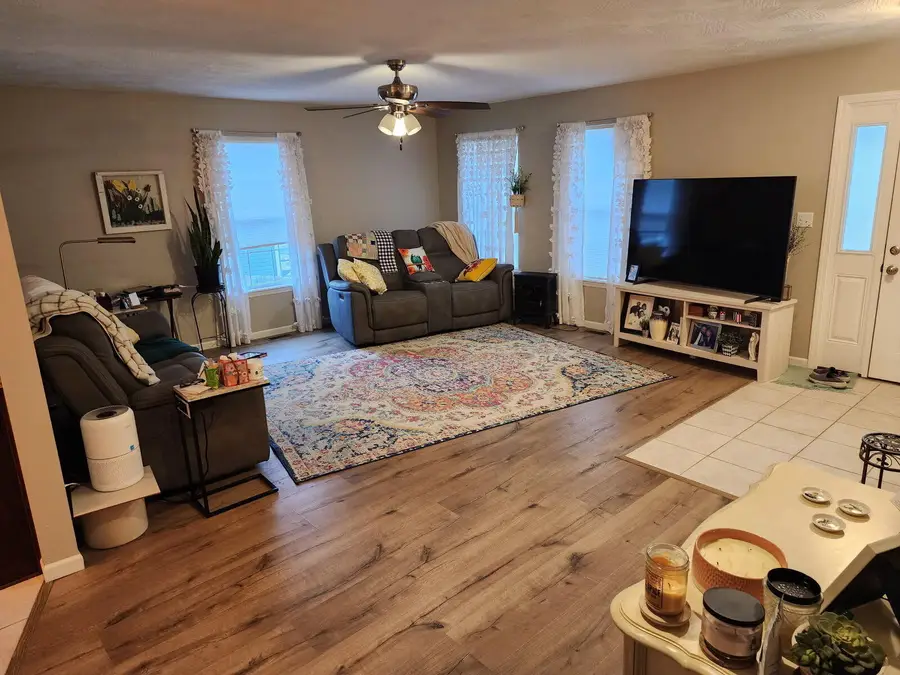 172 Crestwood Drive, Marshfield, MO 65706 - #2