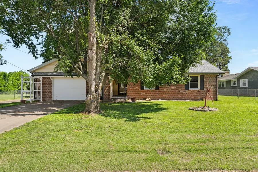 800 E Prairie Lane, Ash Grove, MO 65604 - #2