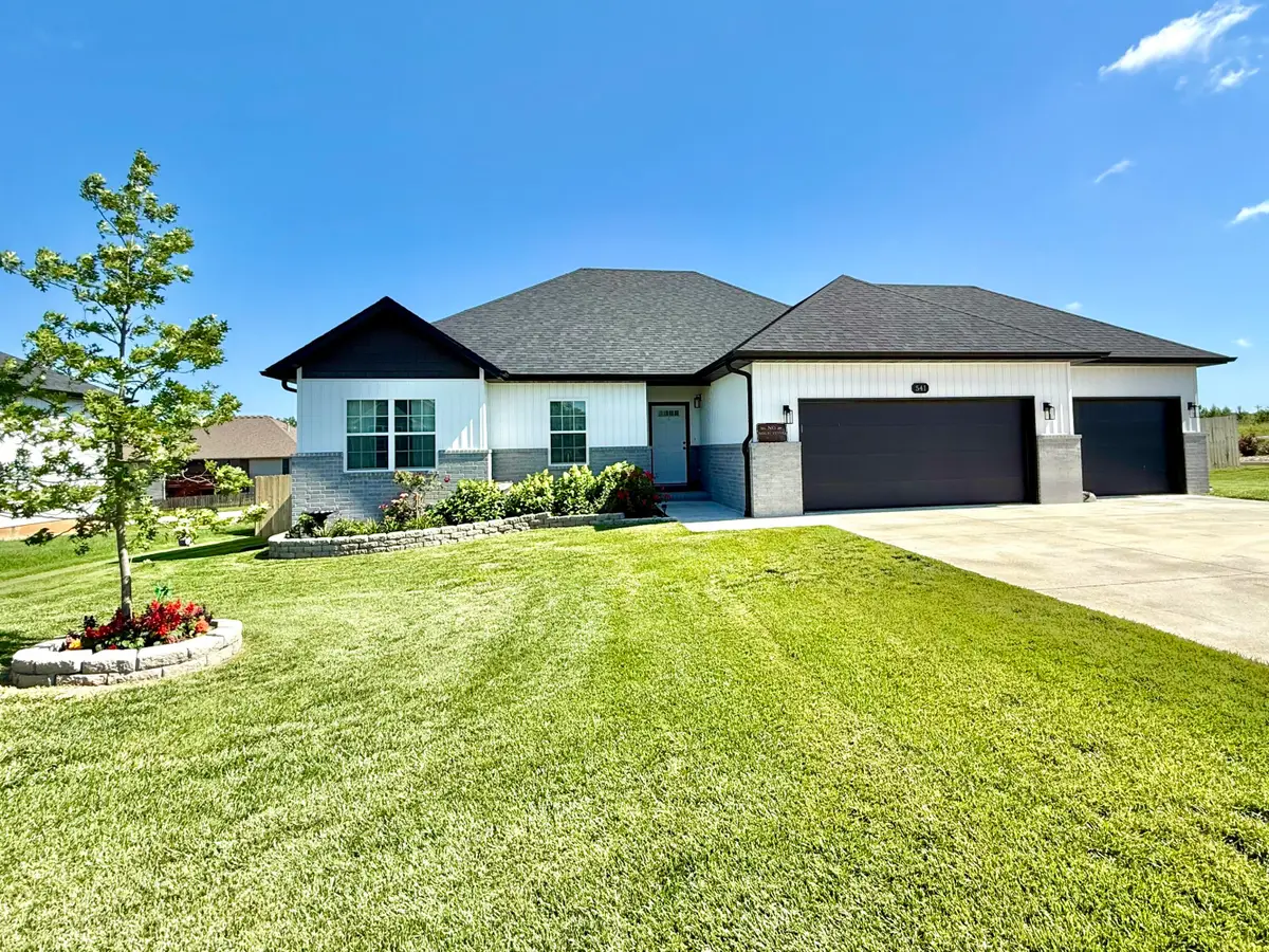 541 Fox Creek Road, Rogersville, MO 65742 - #1