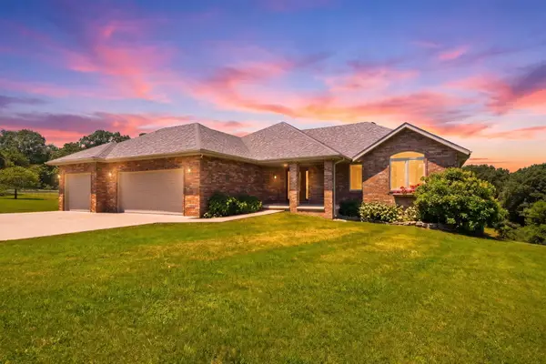 963 Walnut Shade Road, Crane, MO 65633