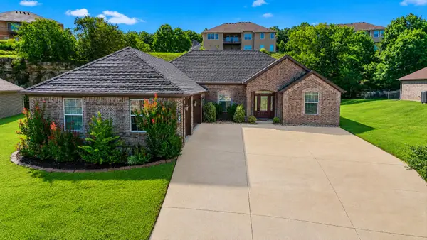 138 Stoney Pointe Drive, Hollister, MO 65672